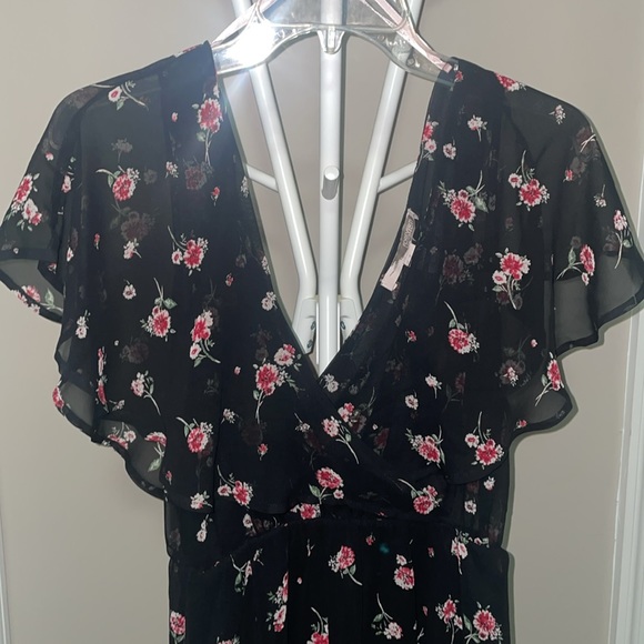 Black dress - Picture 2 of 6